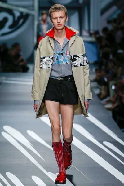 Look 23